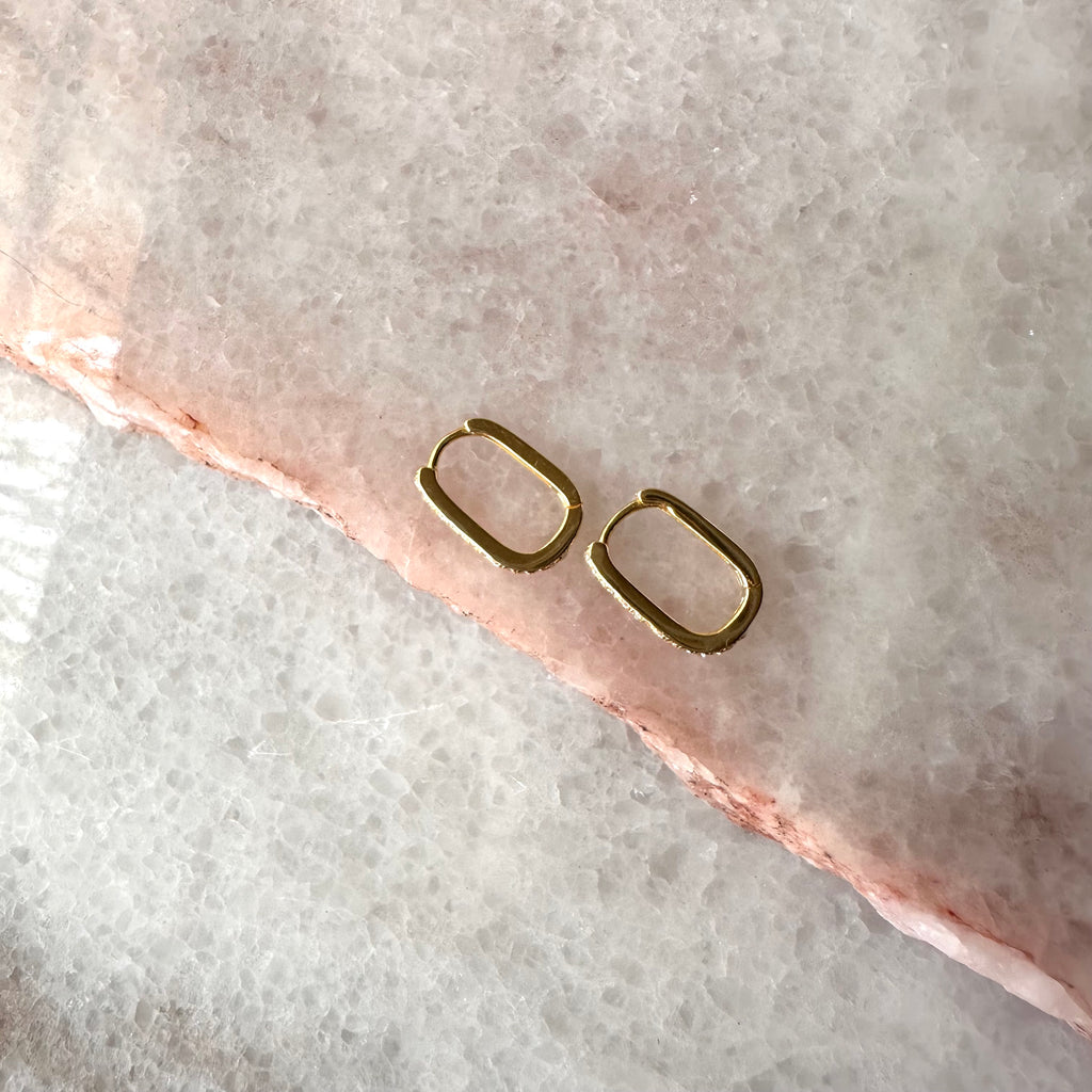 Huggies de plata con chapa de oro y circonias