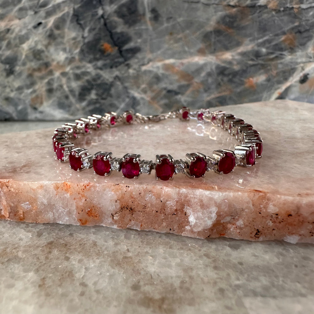 Pulsera de plata con rubí natural y circonias
