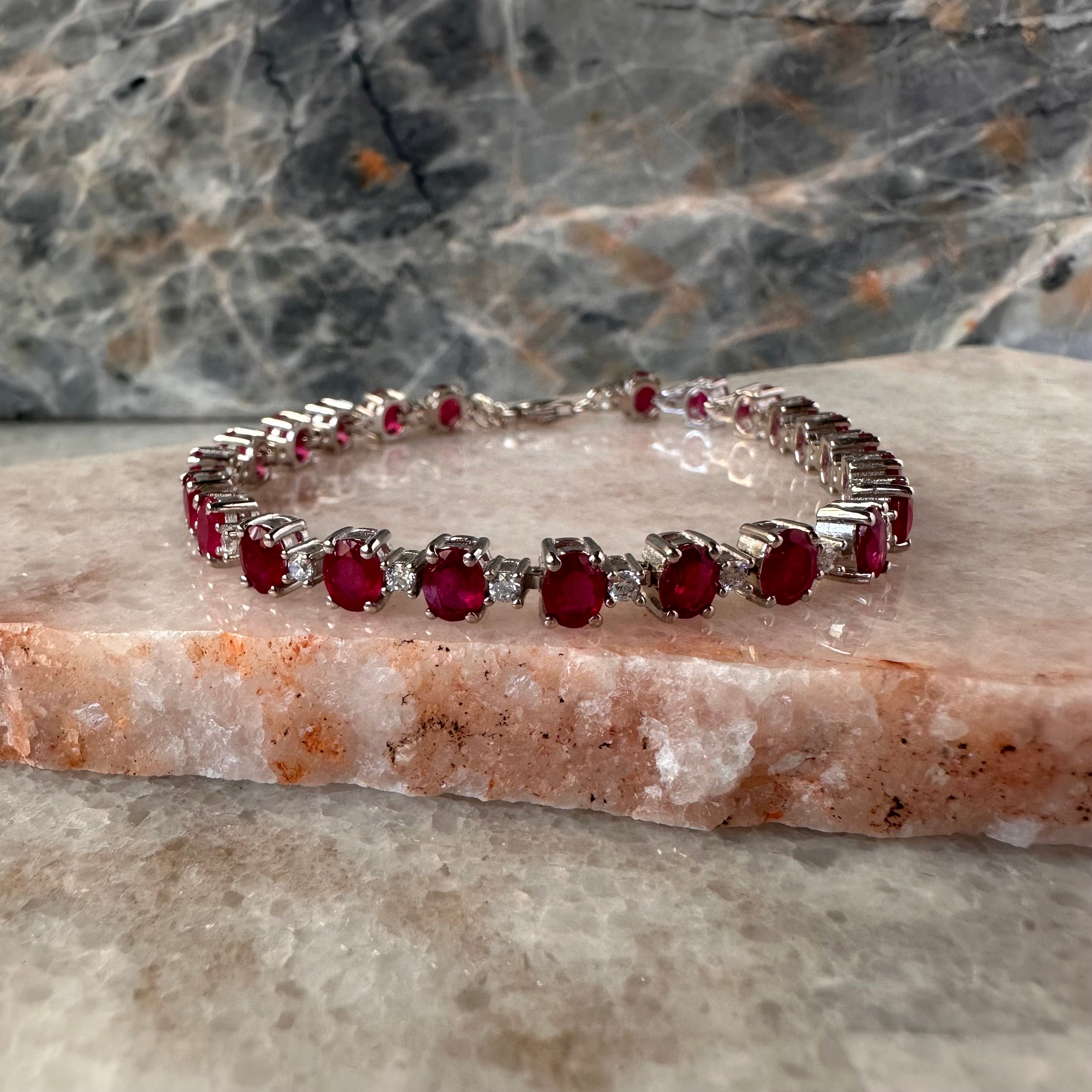 Pulsera de plata con rubí natural y circonias