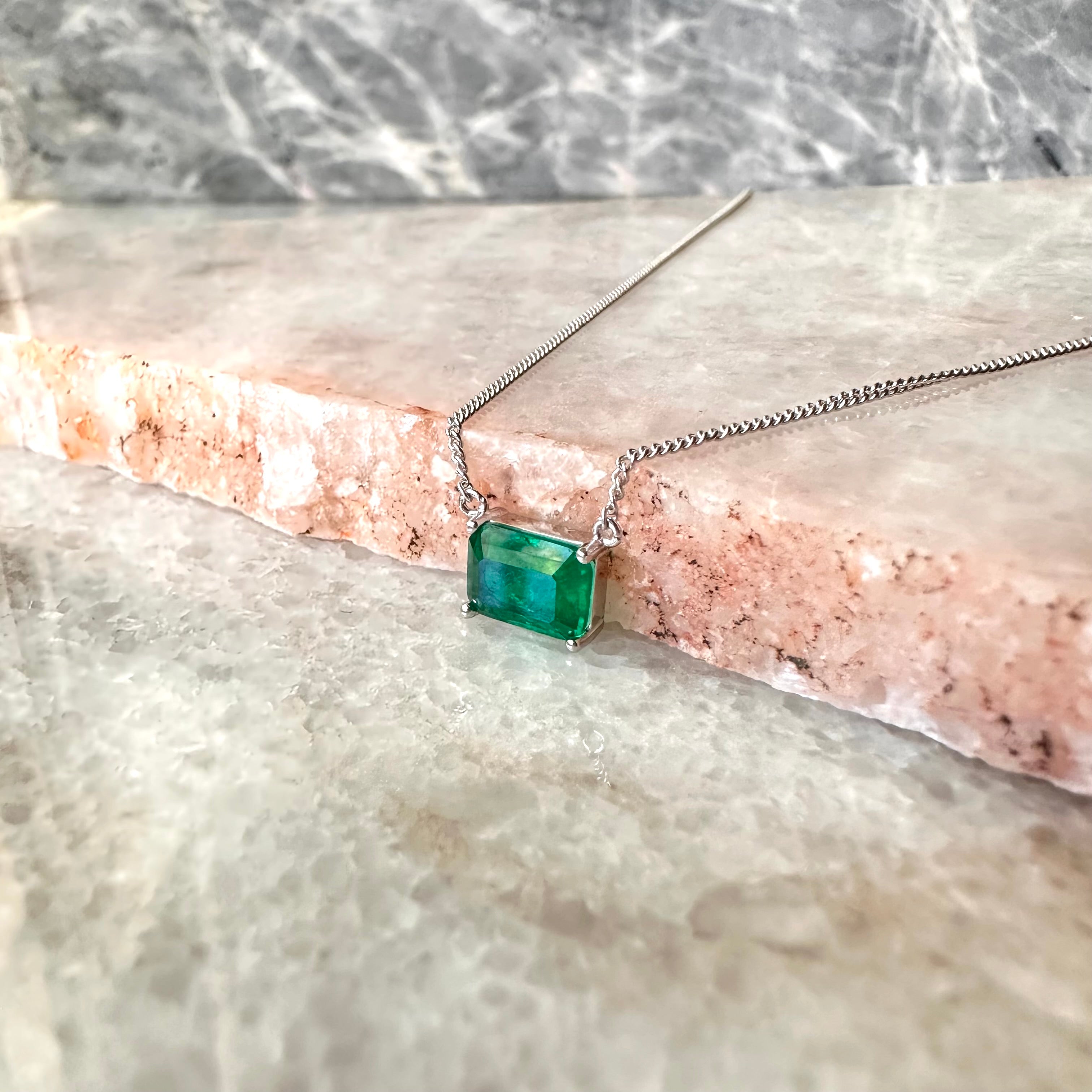 Choker de plata con circonia tipo esmeralda corte baguette