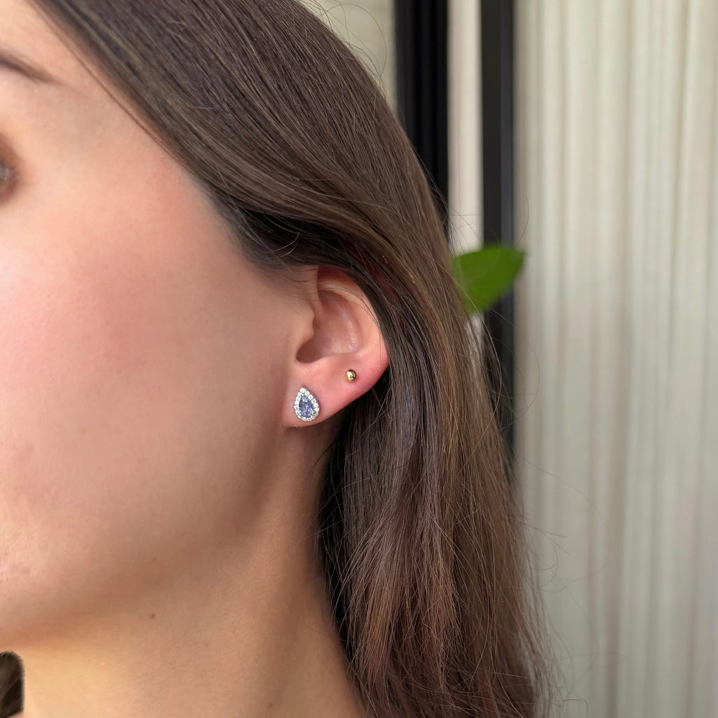 Aretes de plata con amatista lila natural drop y halo de circonias