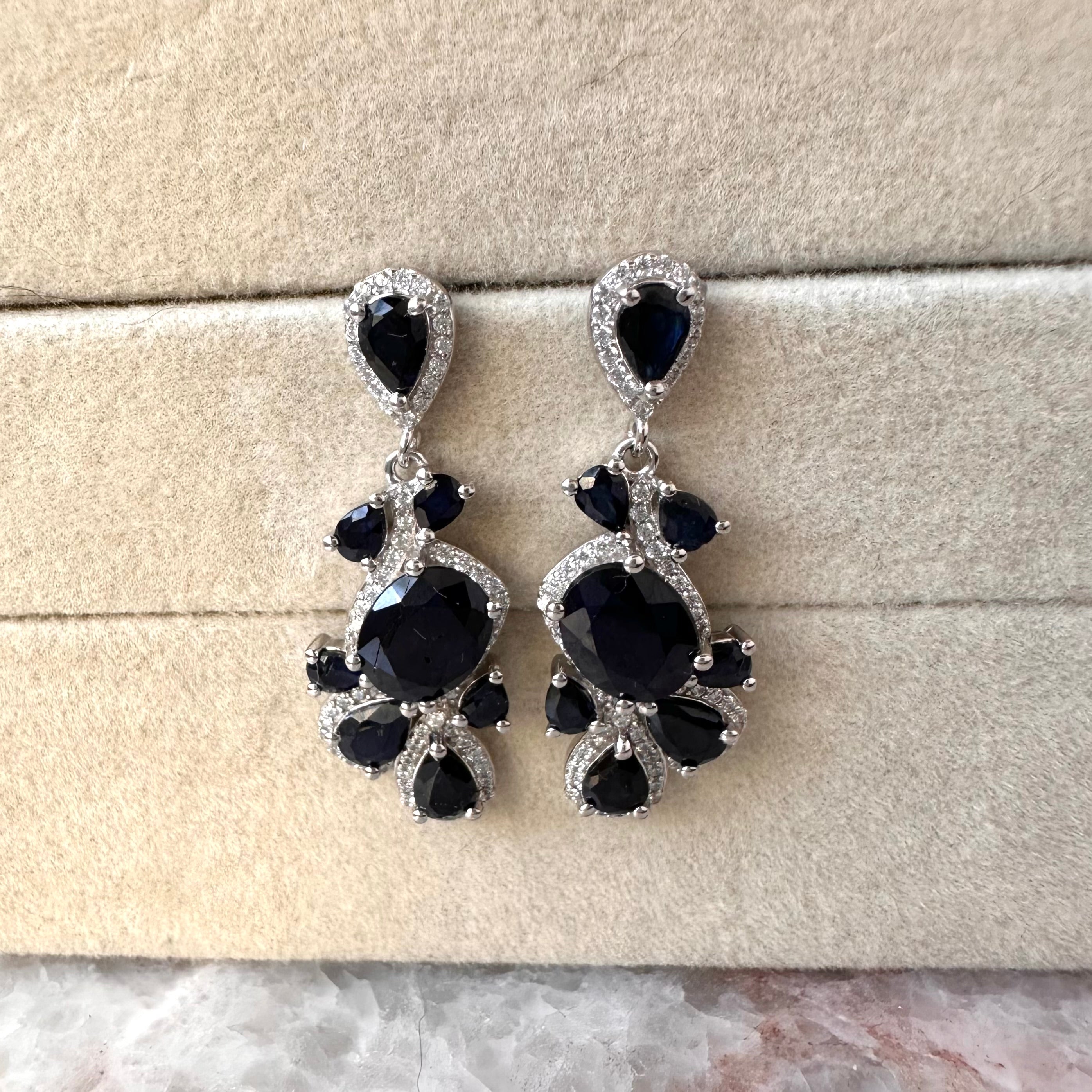 Aretes de plata con zafiro natural y circonias