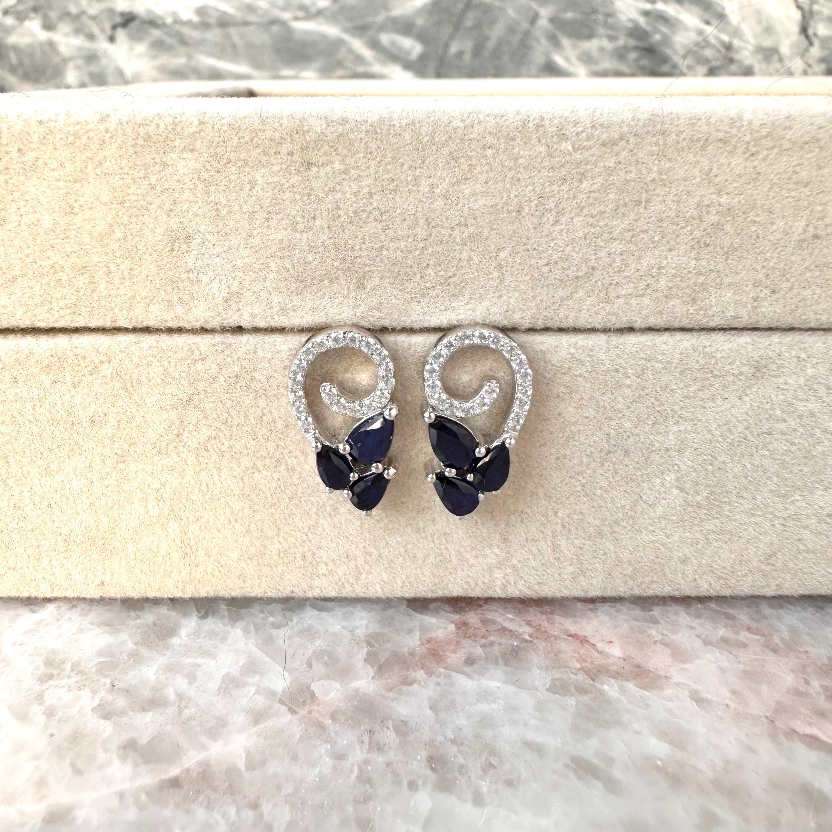 Aretes plata espiral de cz con zafiro natural