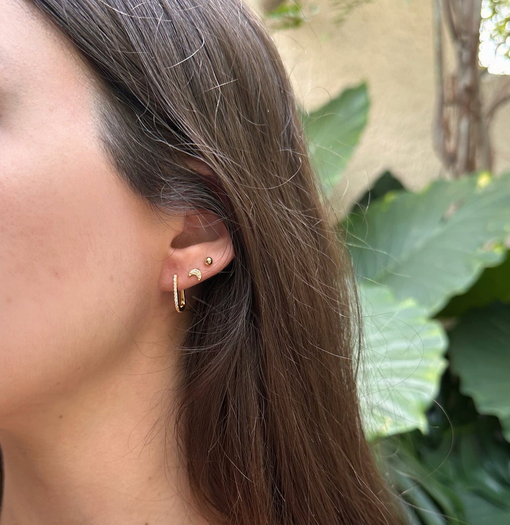 Huggies de plata con chapa de oro y circonias