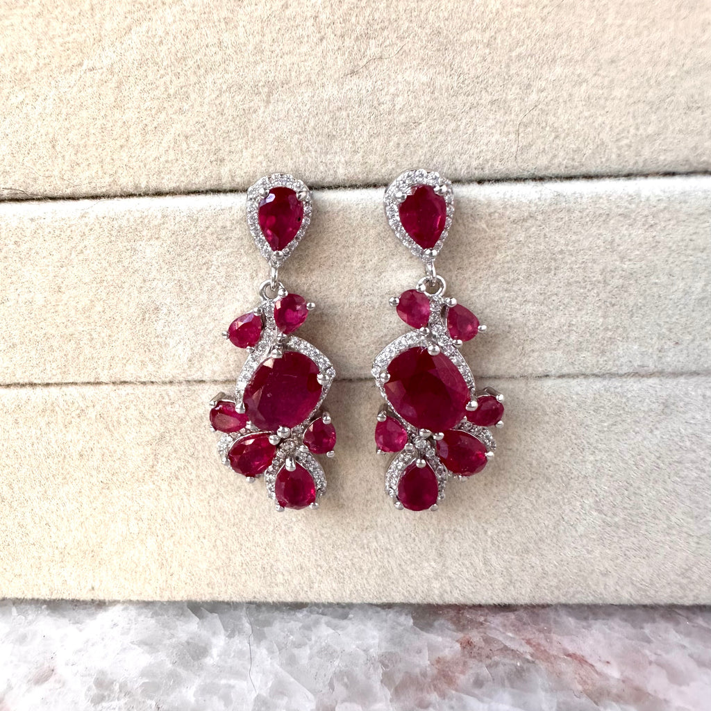 Aretes de plata con rubí natural y circonias