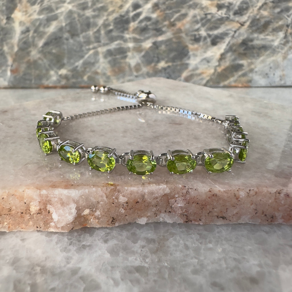 Pulsera de plata ajustable con peridoto natural