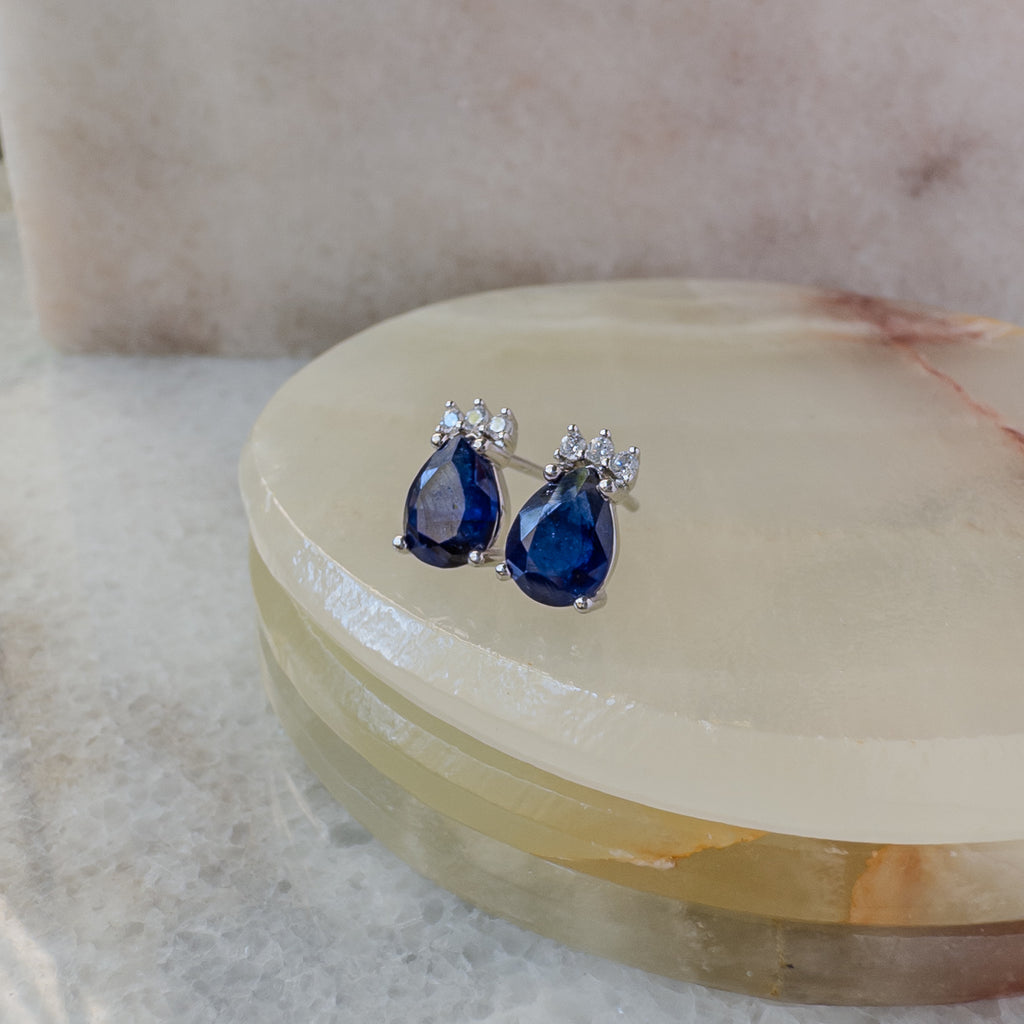 Aretes de plata con zafiro natural gota y circonias