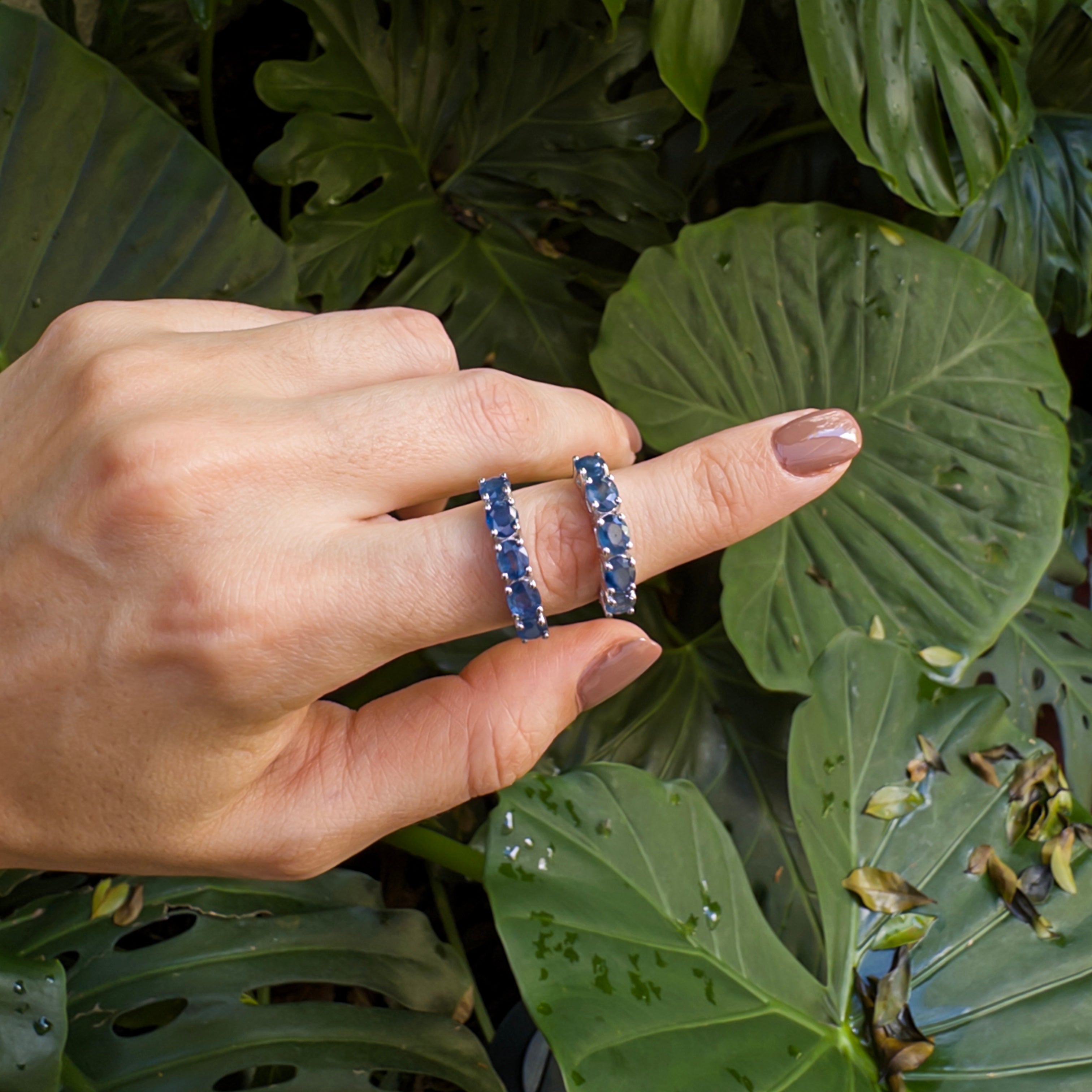 Media churumbela grande de plata con zafiro natural